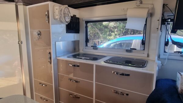 2021 AUS RV XL15 Caravan - Image 8
