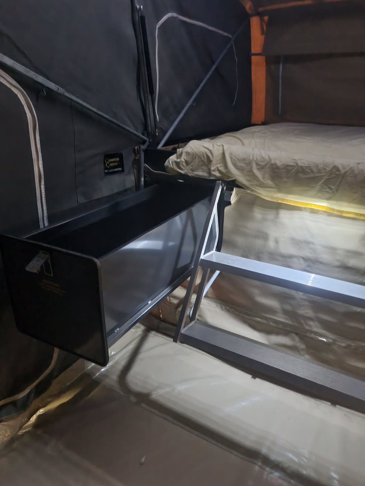 2011 Off Road Cameron Camper - Image 13