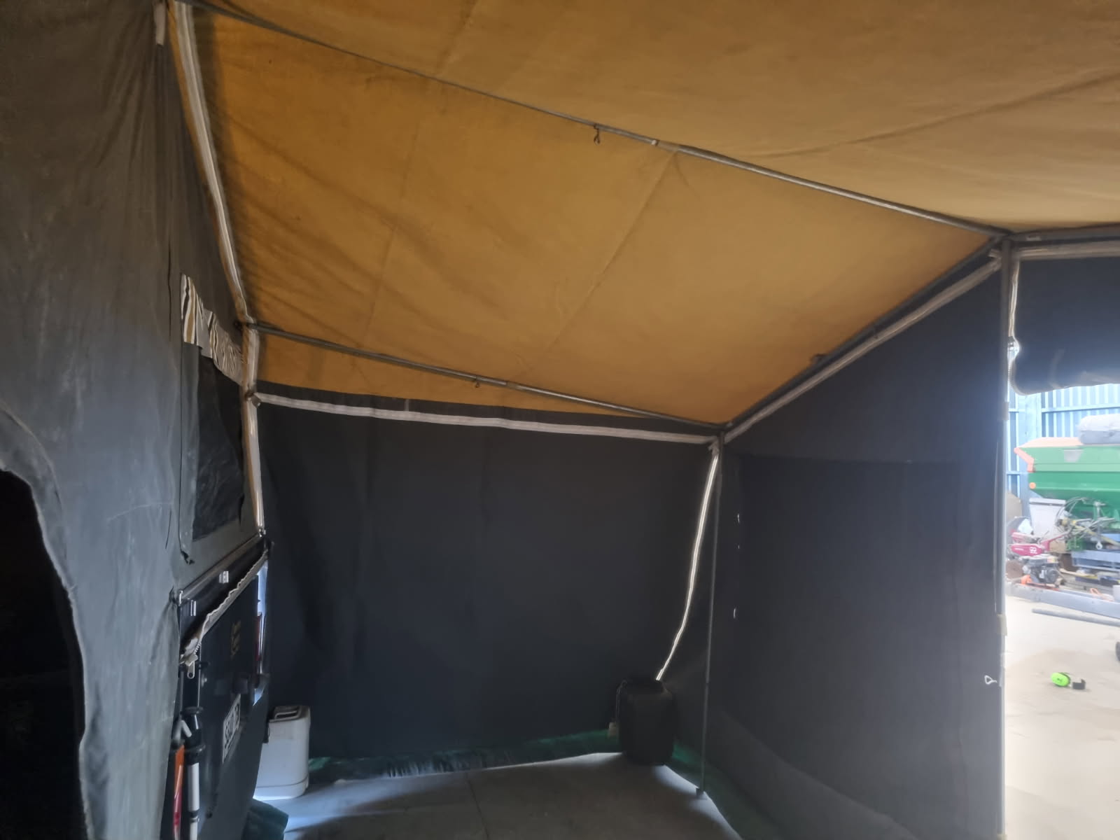 2011 Off Road Cameron Camper - Image 19