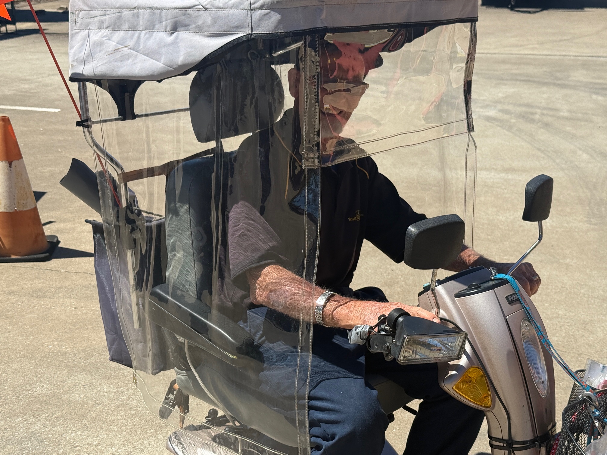 Clear screen hoods for motorised vehicle, golf carts, scooters